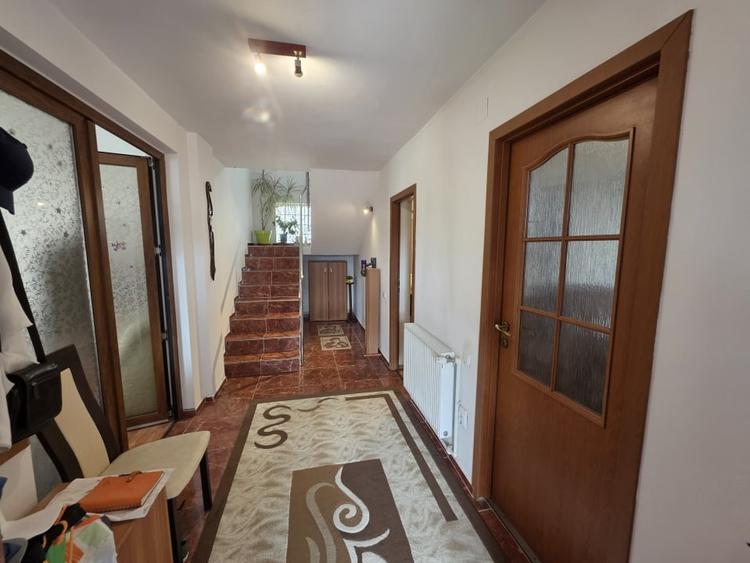 Casă individuală cu 4 camere cu Canalizare în Valu lui Traian