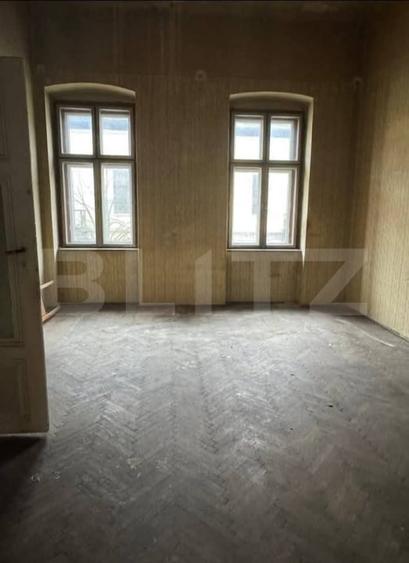 Apartament cu 3 camere semidecomandat în Central