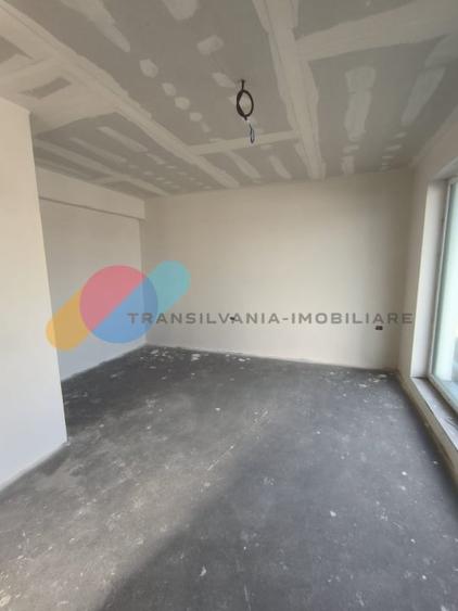 Duplex cu 4 camere cu Canalizare în Chinteni