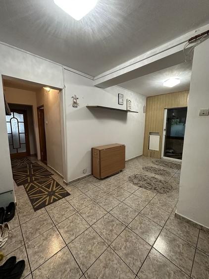 Apartament cu 3 camere decomandat în Canta