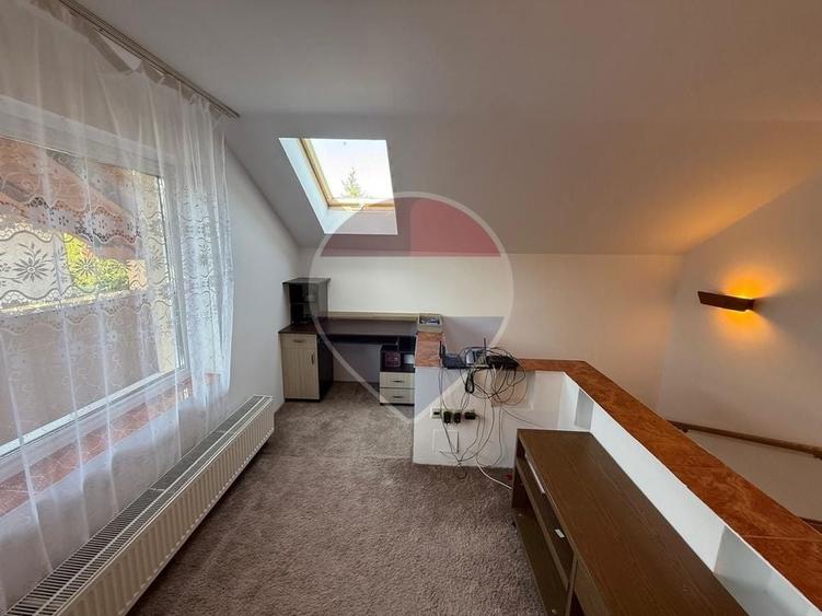 Casă individuală cu 5 camere cu Teren 300 Mp în Ferneziu