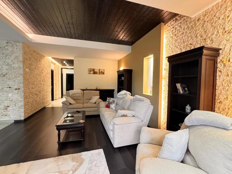 Apartament cu 3 camere decomandat în Furnica