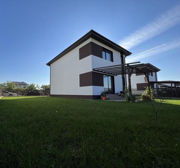 Casă cu 3 camere cu Teren 240 Mp în Joița