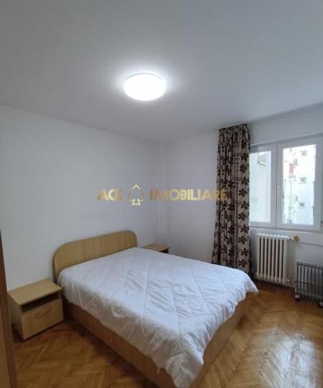 Apartament cu 3 camere decomandat, mobilat în Victoriei