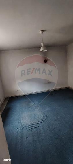 Spațiu comercial, de 2,021 mp, în Central