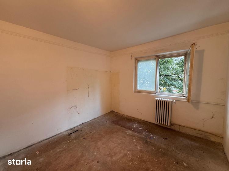 Apartament cu 3 camere decomandat în Central