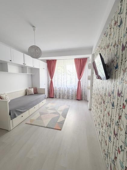 Casă cu 4 camere cu Teren 100 Mp în Central