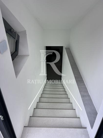Apartament cu 3 camere semidecomandat, mobilat în Ultracentral