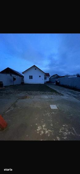 Casă cu 3 camere cu Teren 333 Mp în Central