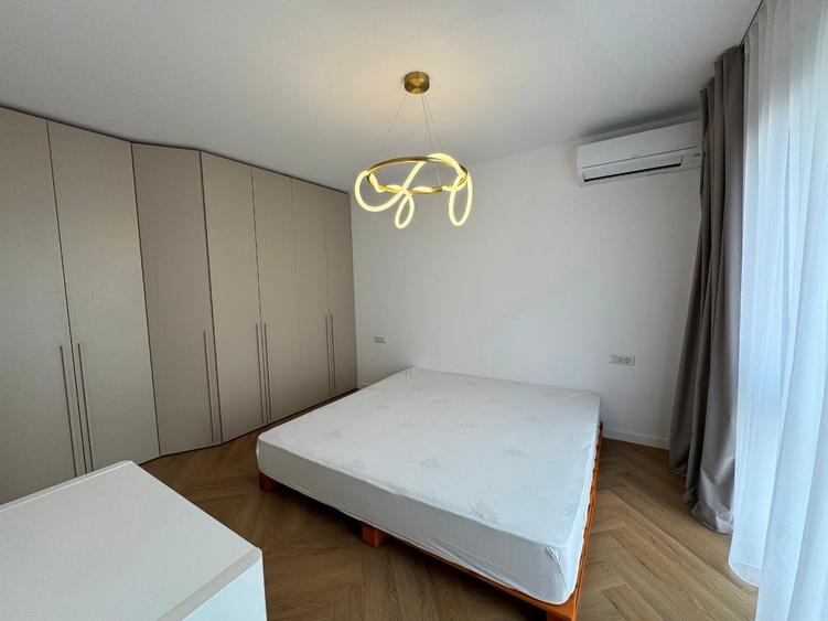 Apartament cu 3 camere decomandat în Barbu Văcărescu