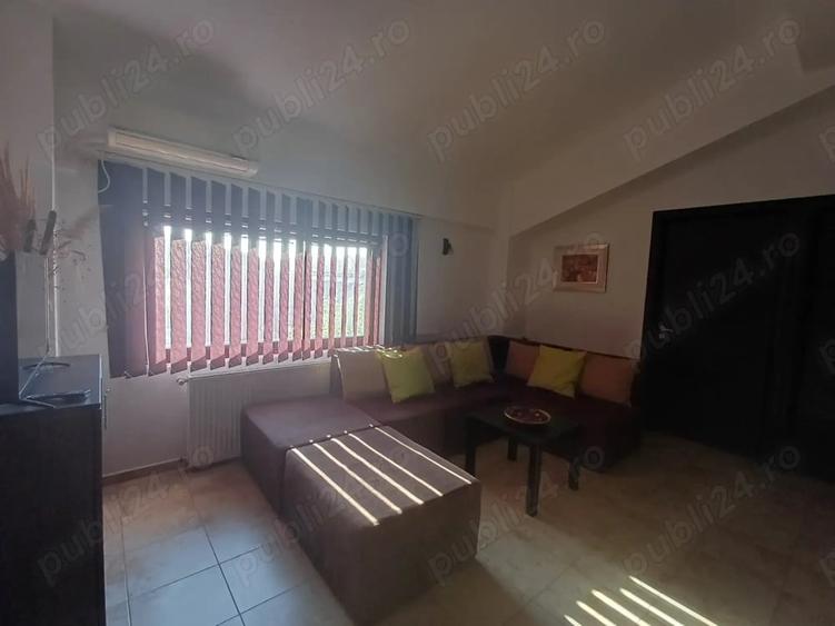 Apartament cu 3 camere decomandat în Mamaia
