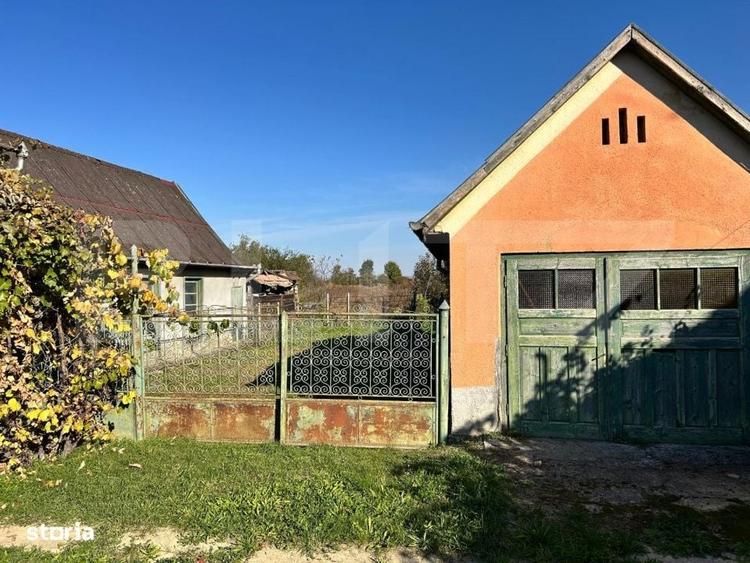 Casă cu 3 camere în Acățari