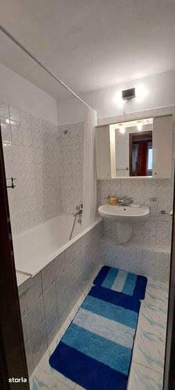 Apartament cu 2 camere decomandat, mobilat în Centrul Civic