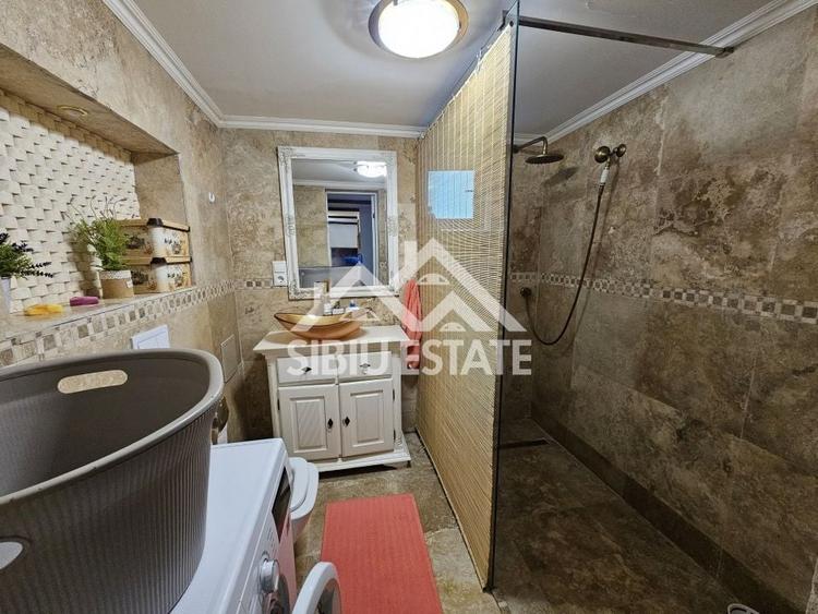 Casă individuală cu 4 camere cu Canalizare în Lupeni