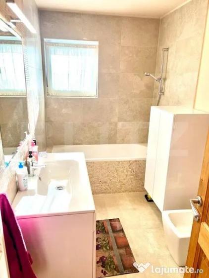 Apartament cu 3 camere semidecomandat în Europa