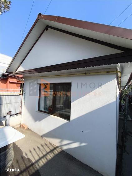 Casă cu 3 camere semidecomandat cu Teren 155 Mp în 23 August