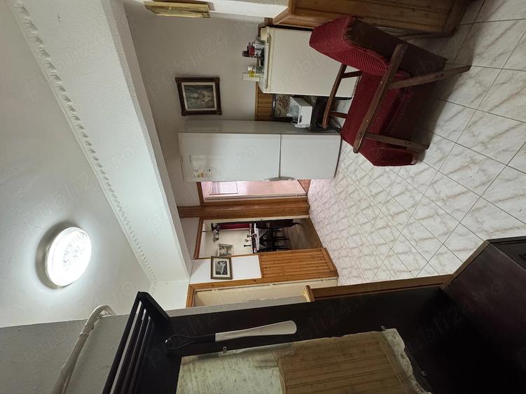 Apartament cu 3 camere semidecomandat în Central