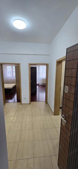 Apartament cu 2 camere decomandat în Medicină