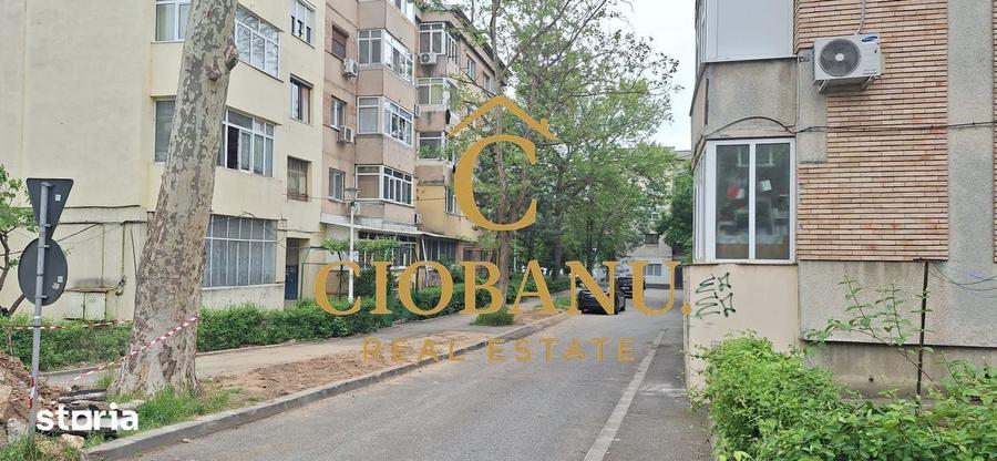 Apartament cu 3 camere decomandat, mobilat în Rovine