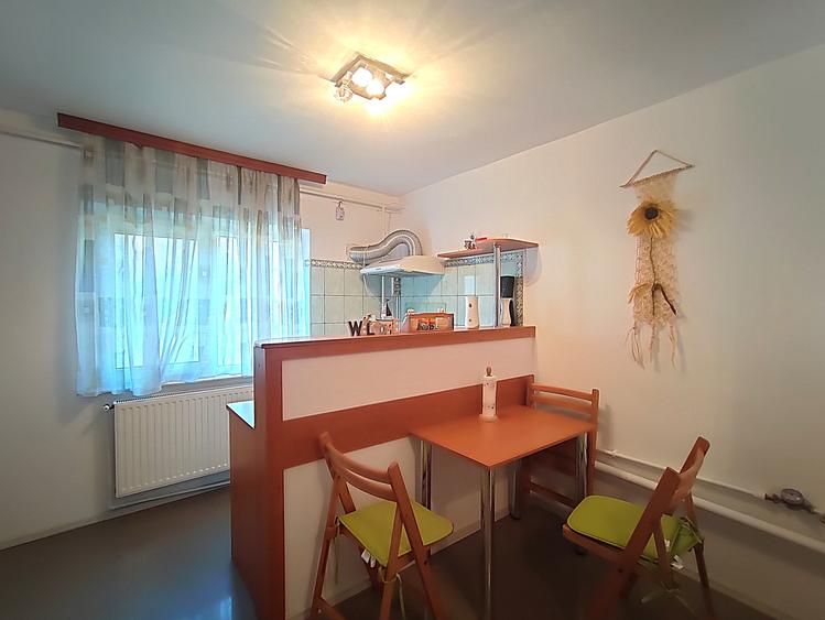 Apartament cu 3 camere decomandat în Inel II