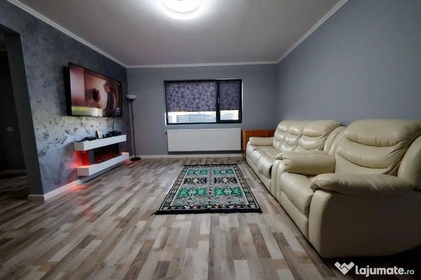 Casă cu 5 camere cu Teren 250 Mp în Central