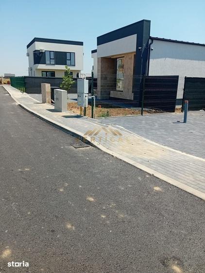 Casă cu 3 camere cu Teren 335 Mp în Vidra