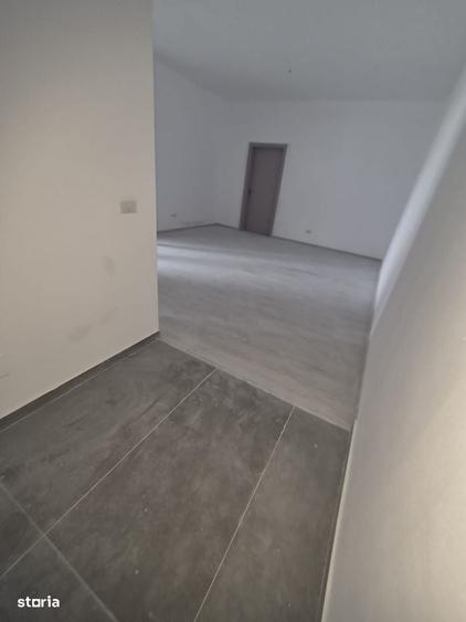 Apartament cu 3 camere în Est