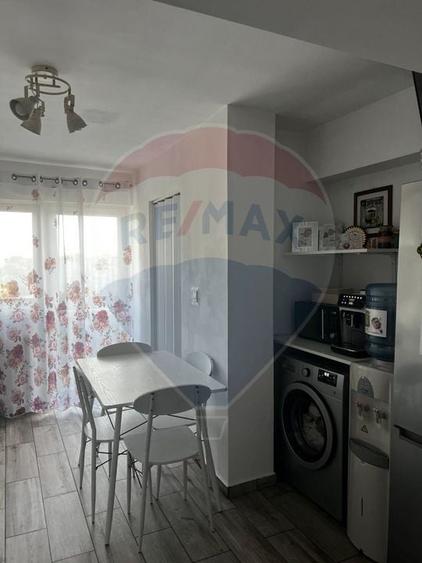 Apartament cu 3 camere decomandat în Calea București