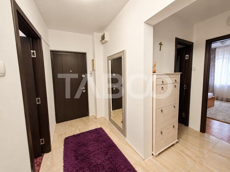 Apartament cu 3 camere decomandat, mobilat în Central