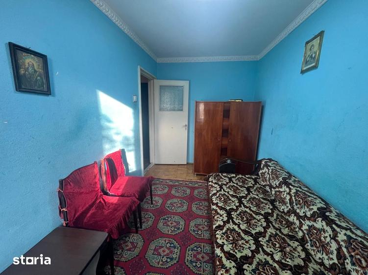 Apartament cu 3 camere semidecomandat în Micro 19