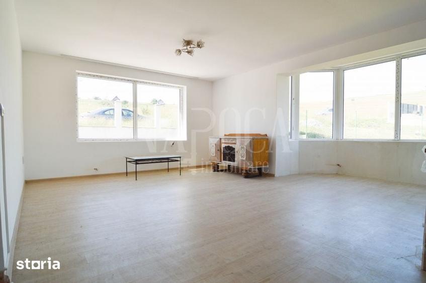 Casă cu 5 camere cu Teren 1100 Mp în Central