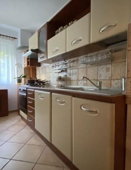 Apartament cu 2 camere decomandat, mobilat în Calea Victoriei