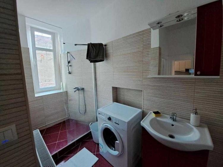 Apartament cu 2 camere decomandat în Ultracentral