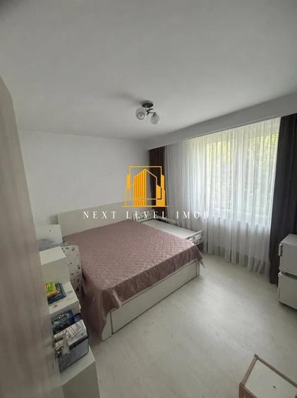 Apartament cu 2 camere semidecomandat în Craiovei