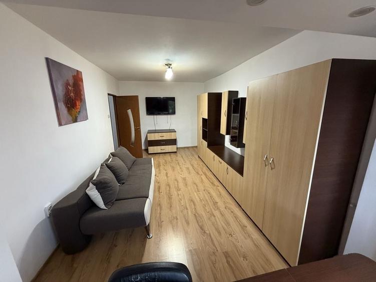 Apartament cu 2 camere decomandat în Dâmbovița