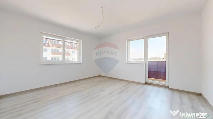 Apartament cu 3 camere decomandat în Sânpetru