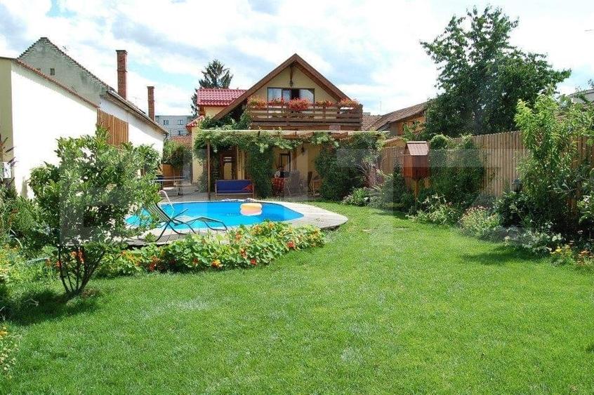 Casă individuală cu 5 camere cu Canalizare în Gheorgheni