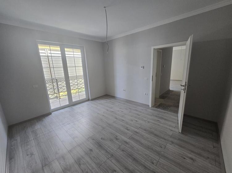 Apartament cu 2 camere decomandat în Girocului