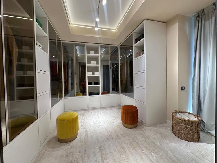 Apartament cu 3 camere decomandat în P-ța Romană
