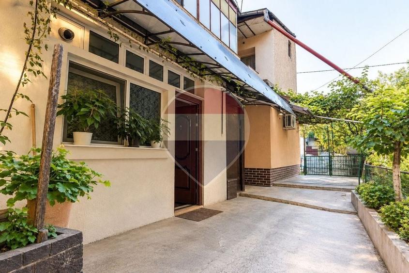Apartament cu 2 camere semidecomandat, mobilat în Ultracentral