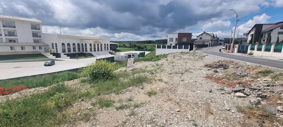 Teren de 830 mp, în Tancodrom
