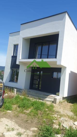 Casă cu 5 camere cu Teren 470 Mp în Săsar