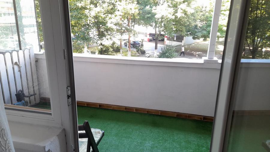 Apartament cu 2 camere decomandat în Ostroveni