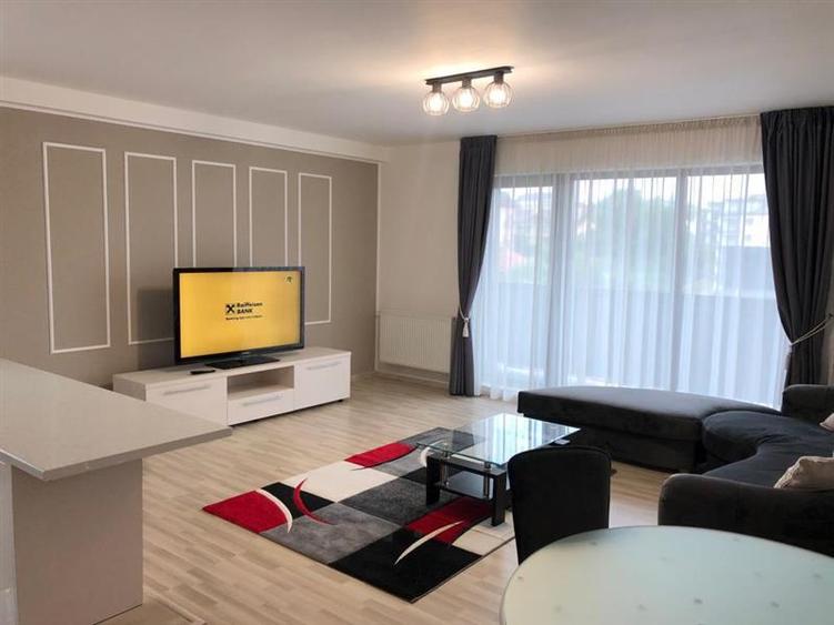 Apartament cu 3 camere semidecomandat, mobilat în Zorilor