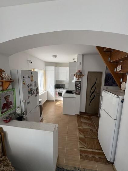 Casă cu 3 camere în Crăciunești