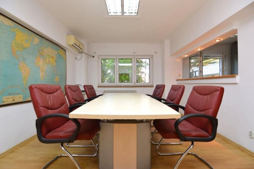 Apartament cu 2 camere semidecomandat, mobilat în 13 Septembrie