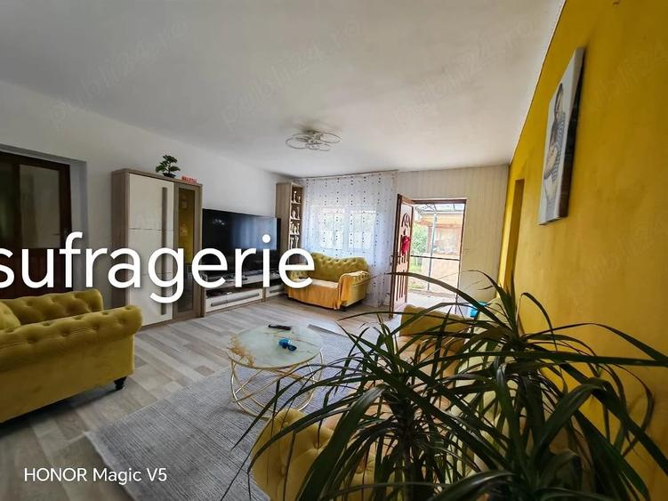 Casă cu 6 camere cu Teren 907 Mp în Moșnița Nouă