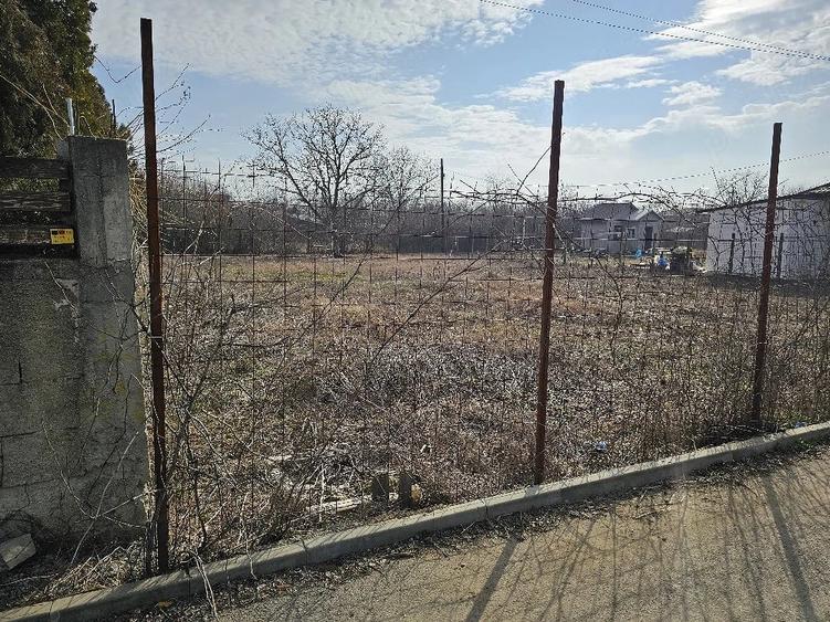 Teren de 800 mp, în Exterior Sud