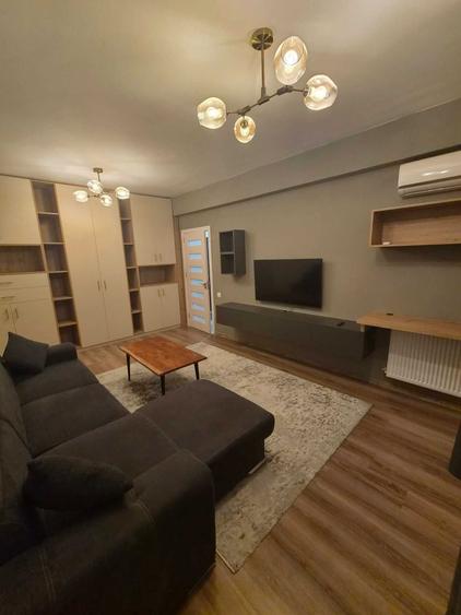 Apartament cu 2 camere decomandat în Metalurgiei
