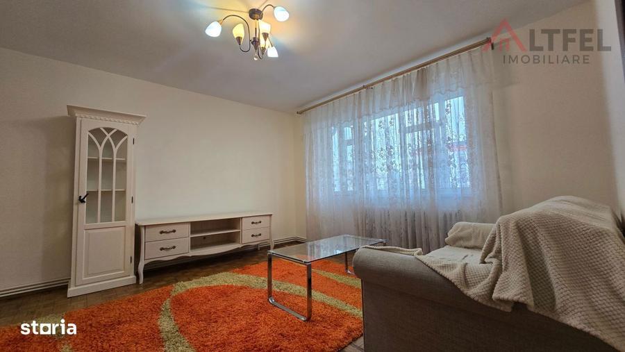 Apartament cu 4 camere decomandat, mobilat în Central